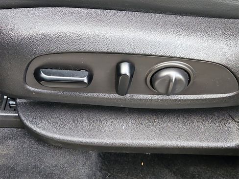 Used 2019 Chevrolet Traverse RS image 24