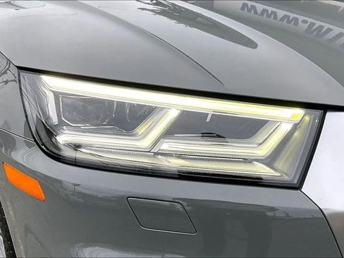 Used 2019 Audi SQ5 Premium w/ Convenience Package image 28