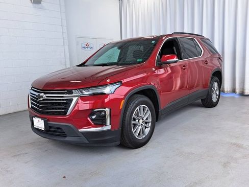 Used 2022 Chevrolet Traverse LT FWD image 2