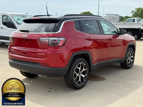 Used 2025 Jeep Compass Limited AWD/4WD image 5
