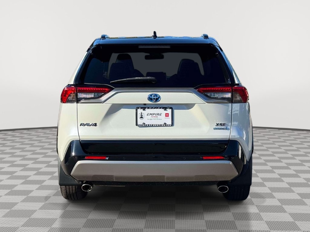 Used 2022 Toyota RAV4 XSE AWD/4WD image 6