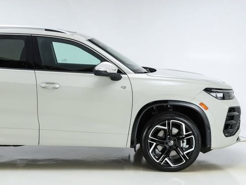 New 2026 Volkswagen Tiguan SEL R-Line image 12