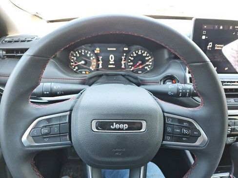 Used 2024 Jeep Compass Trailhawk image 22