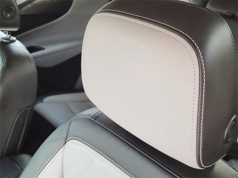 Used 2020 Chevrolet Equinox Premier image 11