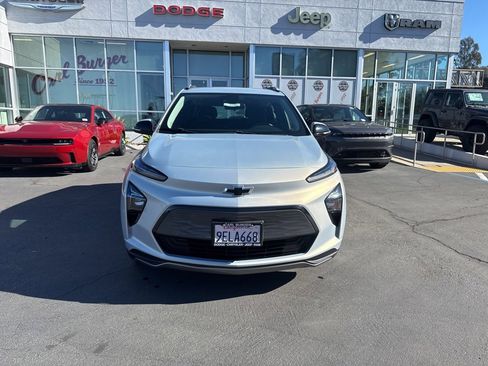 Used 2023 Chevrolet Bolt EUV LT w/ Driver Confidence Package image 2