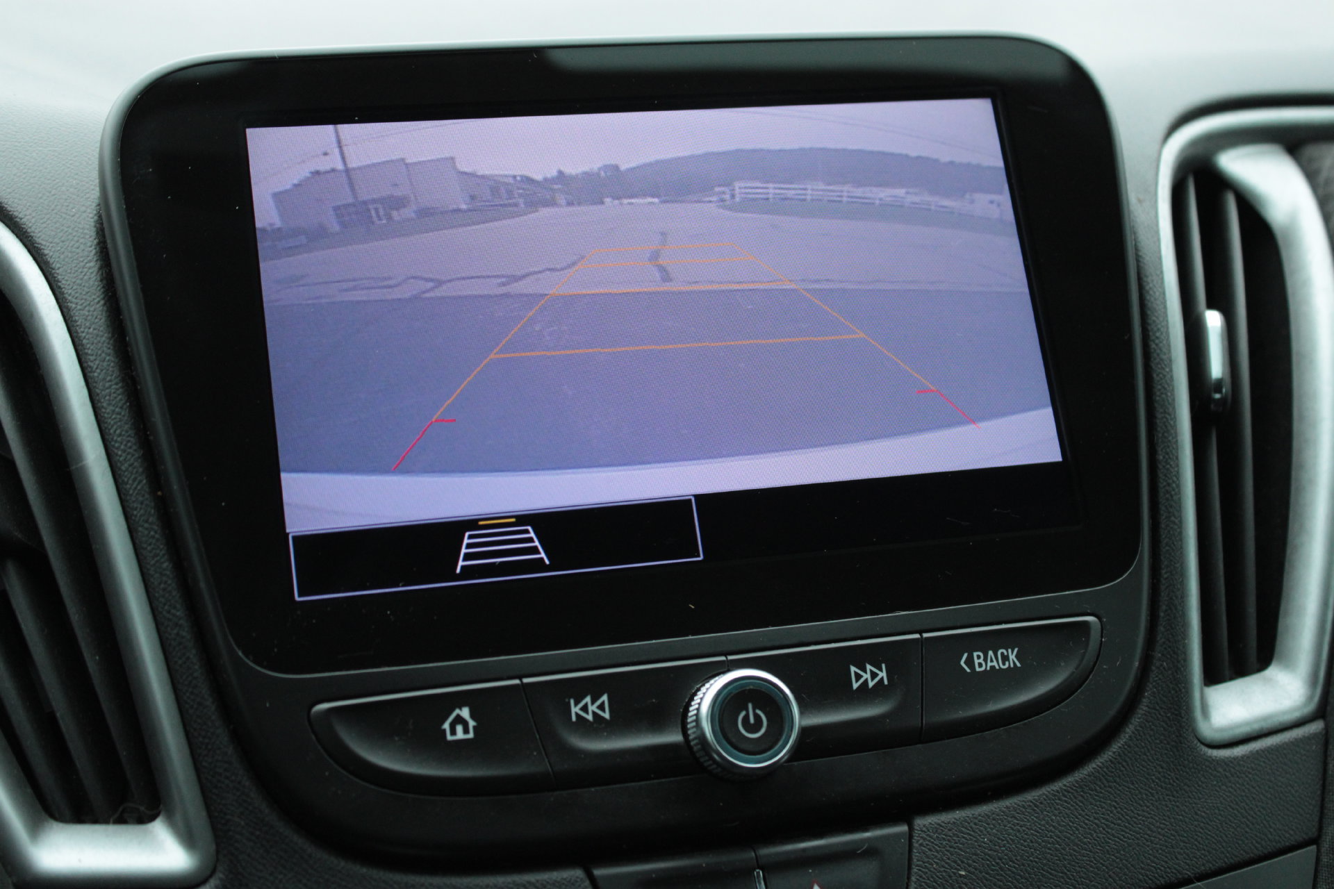 Used 2021 Chevrolet Malibu LS FWD image 38