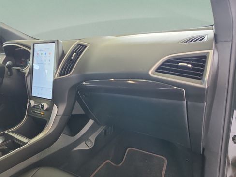 Used 2021 Ford Edge ST-Line FWD image 21
