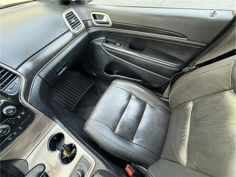 Used 2014 Jeep Grand Cherokee Limited image 12