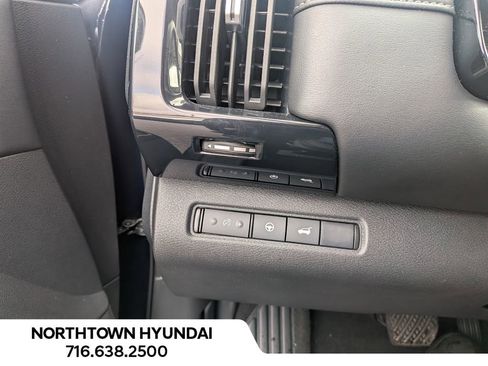 Used 2025 Nissan Pathfinder SV image 26