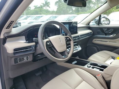 Certified 2024 Lincoln Corsair FWD image 14