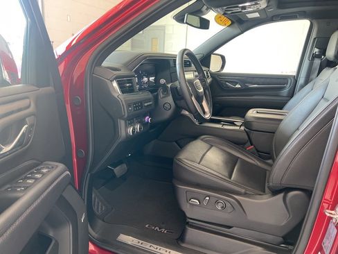 Used 2024 GMC Yukon Denali AWD/4WD image 8