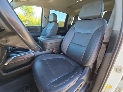 Used 2022 Chevrolet Silverado 2500 LTZ w/ LTZ Premium Package image 11