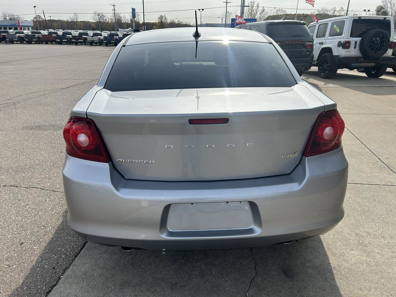 Used 2014 Dodge Avenger SE w/ Quick Order Package 27Z SE V6 FWD image 6