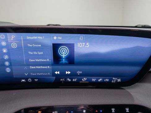 Used 2025 Buick Enclave Preferred image 17