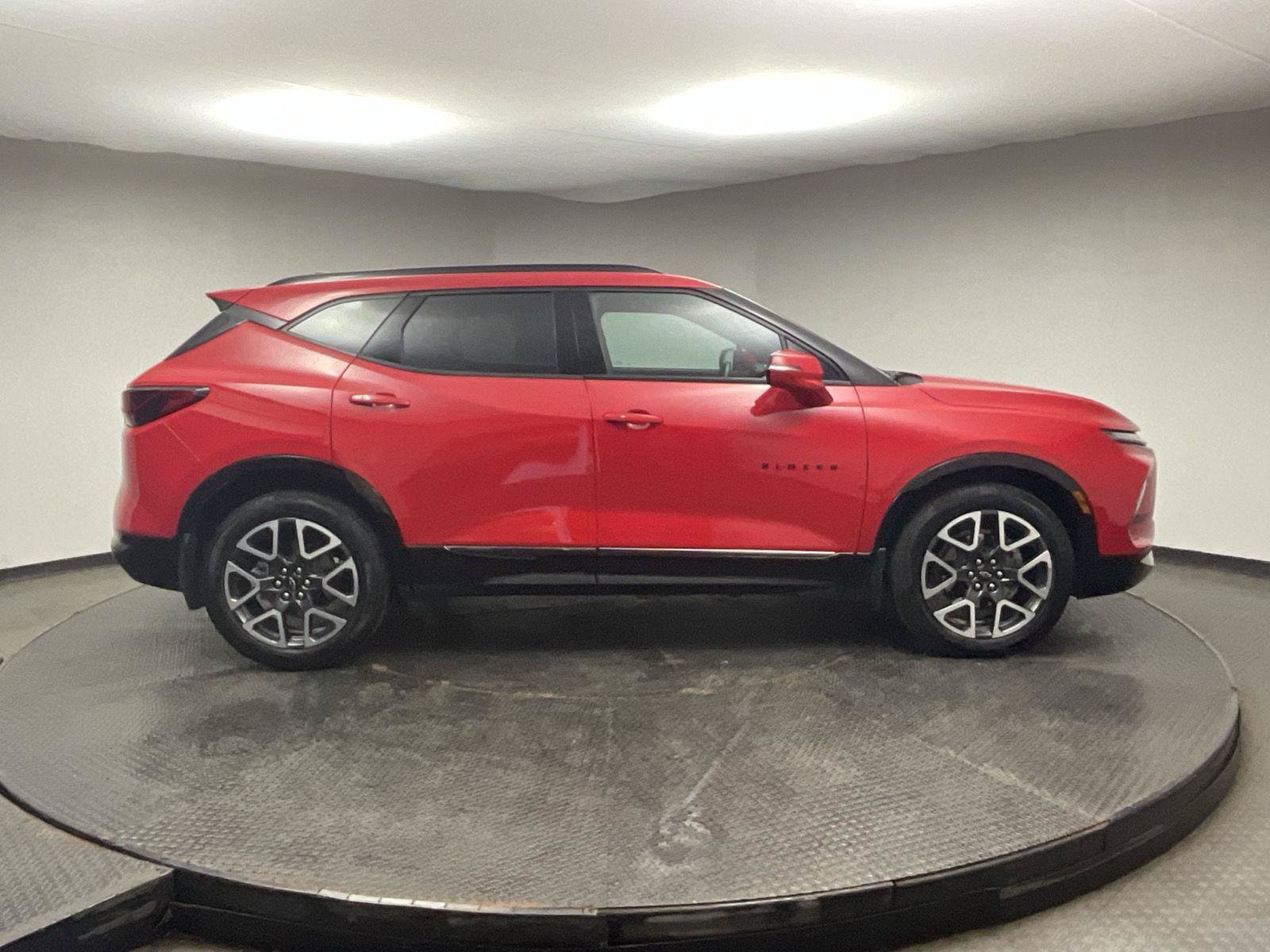 Certified 2024 Chevrolet Blazer RS w/ Enhanced Convenience Package AWD/4WD image 8