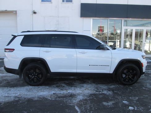 Used 2021 Jeep Grand Cherokee L Laredo image 6