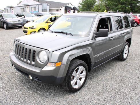 Used 2013 Jeep Patriot Latitude w/ Sun/Sound Group AWD/4WD image 2