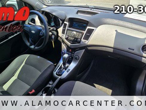 Used 2013 Chevrolet Cruze LS FWD image 14