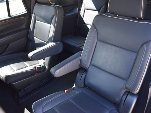 Used 2024 Chevrolet Tahoe Premier AWD/4WD image 19