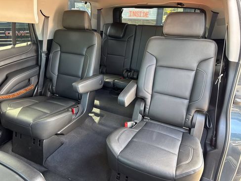 Used 2019 Chevrolet Tahoe Premier AWD/4WD image 15