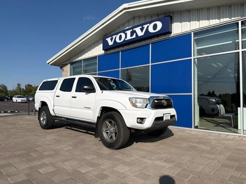 Used 2014 Toyota Tacoma 4x4 Double Cab w/ SR5 Package image 1