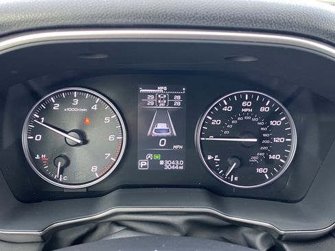 Used 2025 Subaru Outback Limited image 11