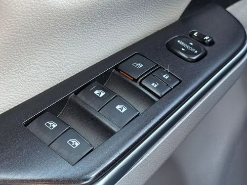 Used 2016 Toyota Camry SE image 23