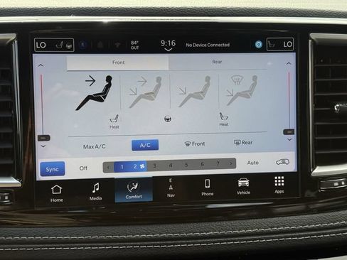 Used 2024 Chrysler Pacifica Limited FWD image 19