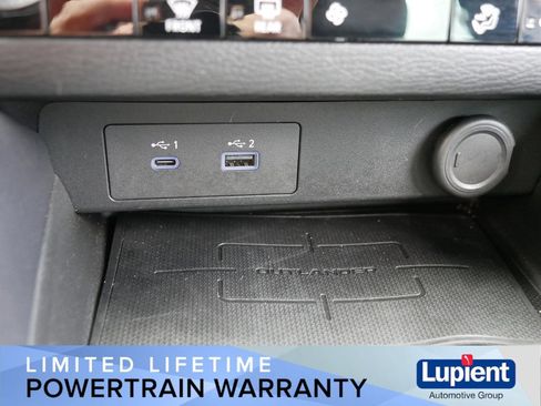 Used 2023 Mitsubishi Outlander SE AWD/4WD image 28