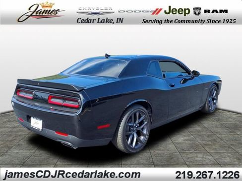 Used 2022 Dodge Challenger R/T w/ Blacktop Package image 4