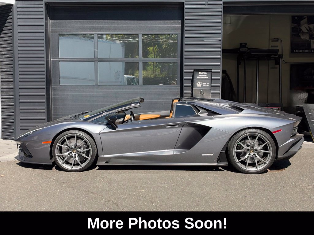 Used 2018 Lamborghini Aventador S AWD/4WD image 2