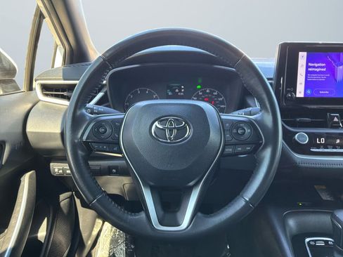 Used 2024 Toyota Corolla SE w/ SE Package FWD image 11
