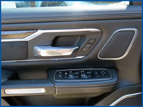 Used 2019 RAM 1500 Laramie image 12