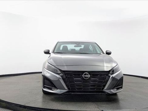 Used 2024 Nissan Altima 2.5 S FWD image 12