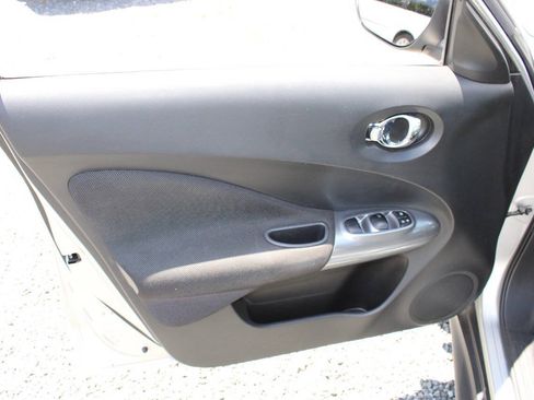 Used 2011 Nissan Juke S AWD/4WD image 18