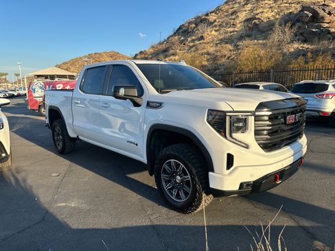 Used 2025 GMC Sierra 1500 AT4 AWD/4WD image 4