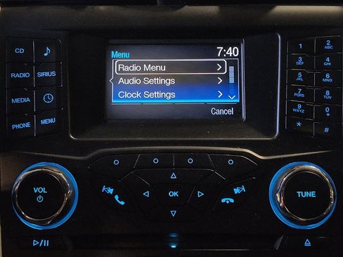 Used 2015 Ford Fusion SE w/ Equipment Group 201A FWD image 25