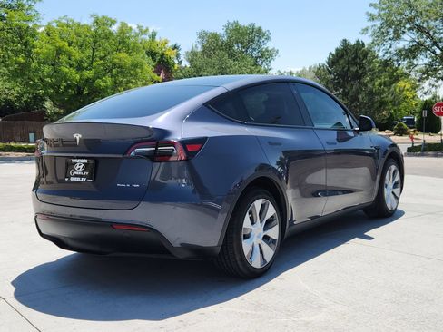 Used 2023 Tesla Model Y Long Range AWD/4WD image 5