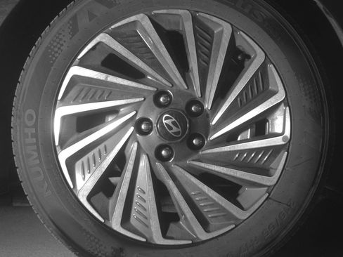 Used 2025 Hyundai Sonata SEL FWD image 12