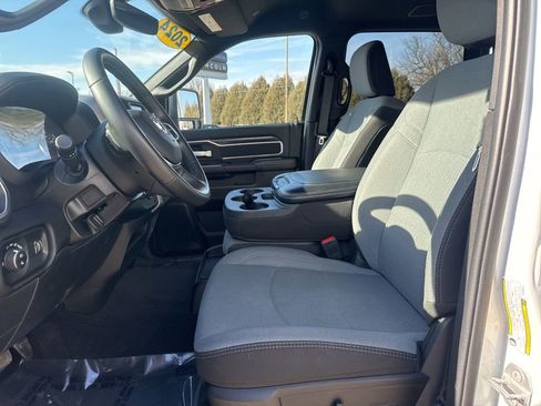 Used 2024 RAM 2500 Big Horn w/ Bed Utility Group image 7