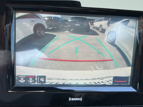 Used 2020 Toyota Camry SE w/ Convenience Package FWD image 16