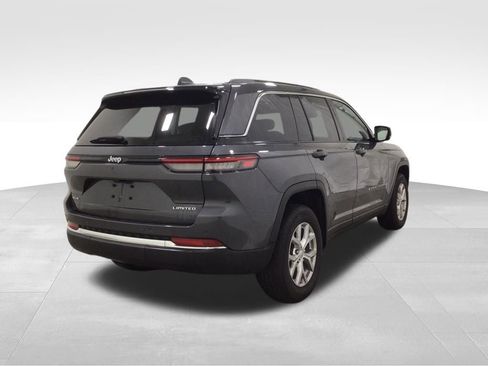Used 2023 Jeep Grand Cherokee Limited w/ Trailer Tow Prep Group (B) image 4