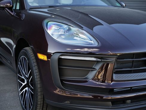 New 2026 Porsche Macan image 18