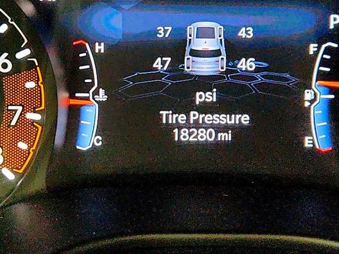 Used 2023 Jeep Compass Trailhawk AWD/4WD image 15