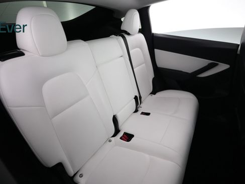 Used 2021 Tesla Model Y Long Range AWD/4WD image 5