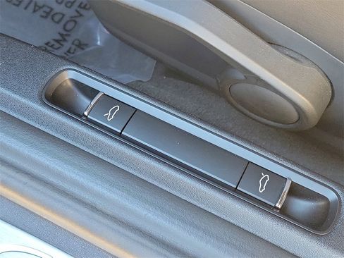 Certified 2018 Porsche 718 Cayman image 24