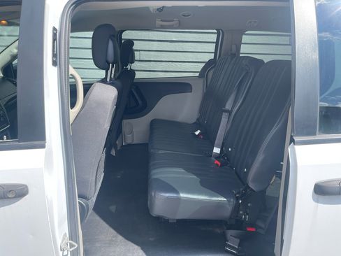 Used 2019 Dodge Grand Caravan SE image 8
