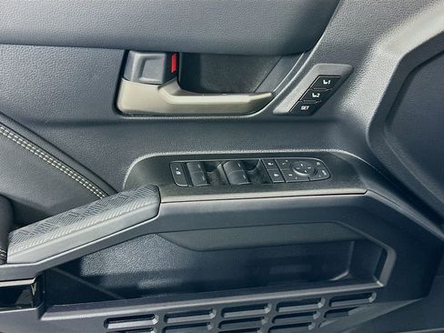 Used 2025 Toyota 4Runner Limited image 18