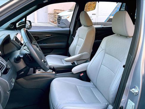 Used 2023 Honda Passport Elite image 14