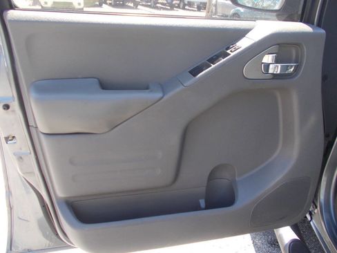 Used 2018 Nissan Frontier SV w/ Value Truck Package image 13